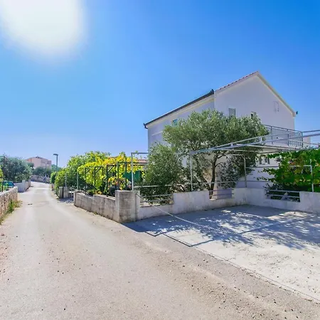 Jadranka * Rogoznica (Sibenik-Knin)